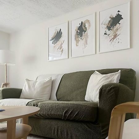 Private Guest House - Double Bedroom, En-Suite And Workspace With Private Entrance, First Floor With No Lift And No Full Kitchen Leicester Exterior foto