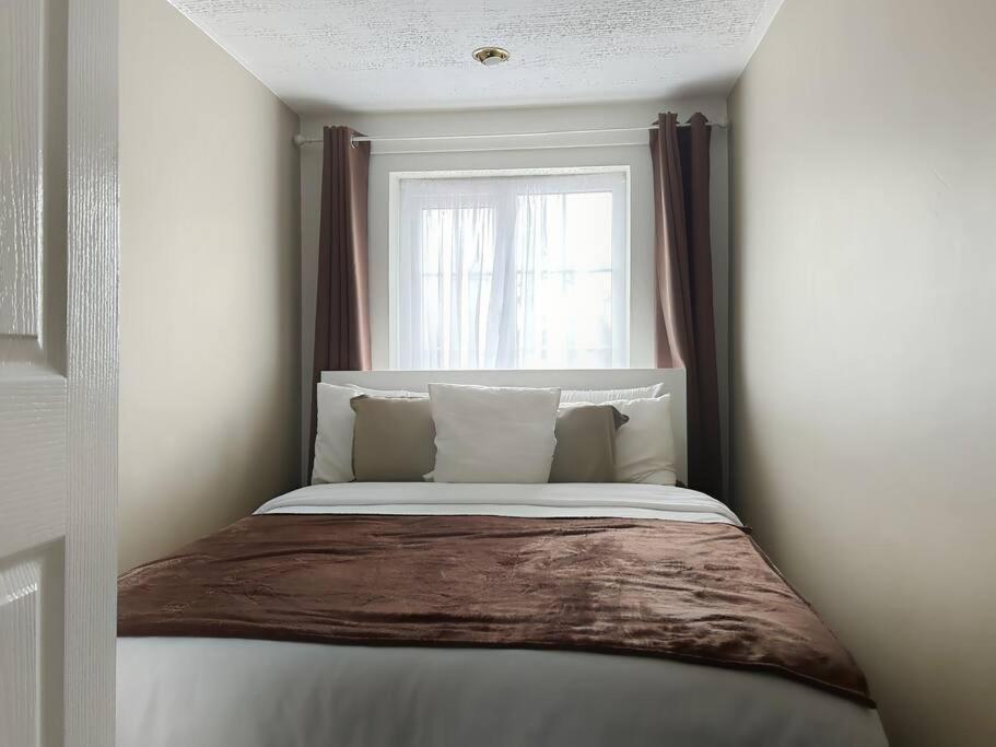 Private Guest House - Double Bedroom, En-Suite And Workspace With Private Entrance, First Floor With No Lift And No Full Kitchen Leicester Exterior foto